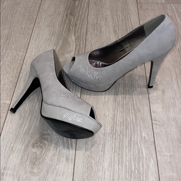 Grey heels - Picture 6 of 6